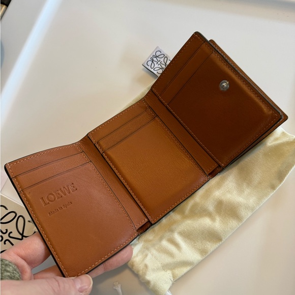 Loewe Beige Leather Card Holder - Picture 3 of 8